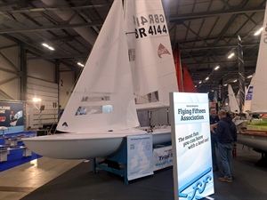 Neither Flying Fifteen at the show had a keel fitted...